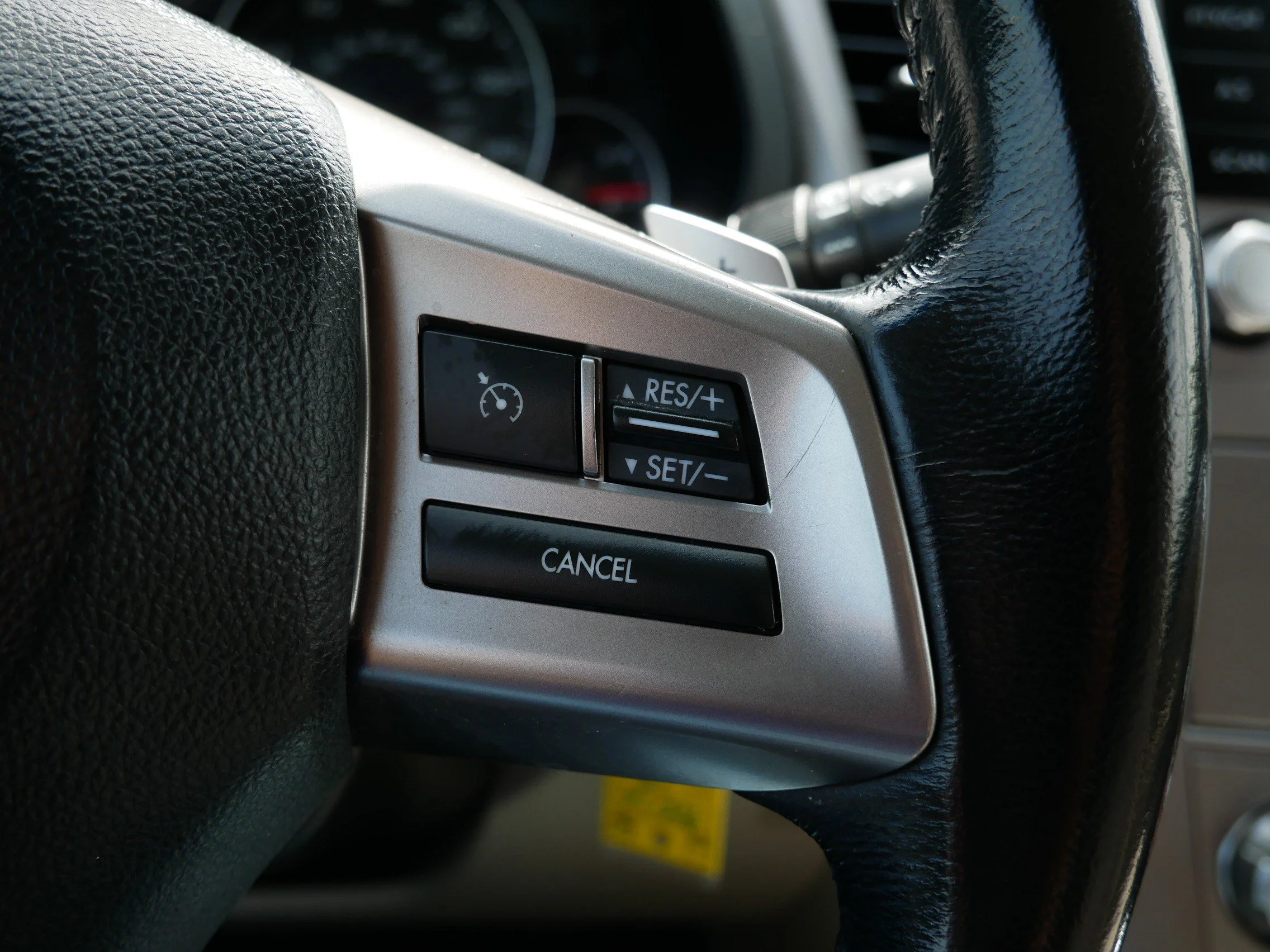 Used 2013 Satin White Pearl Subaru 2.5i Premium image 29