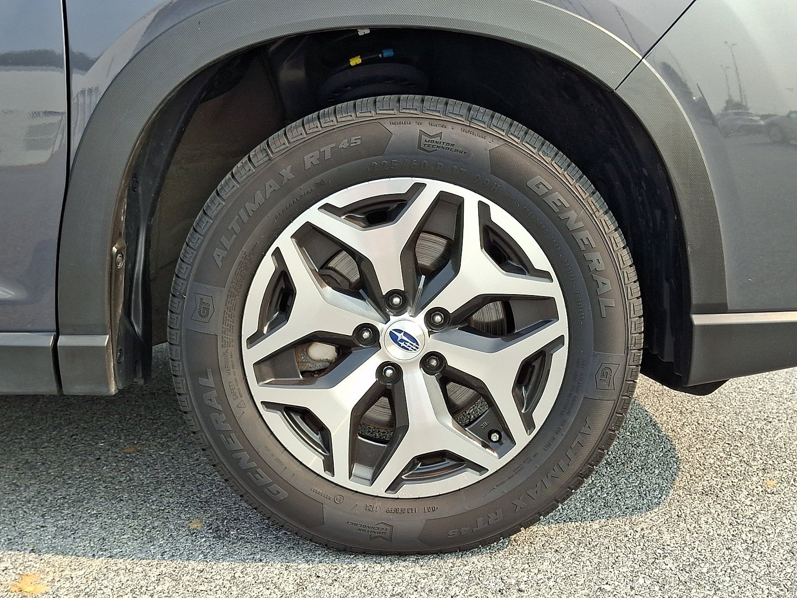 Used 2020 Magnetite Gray Metallic Subaru Premium image 9