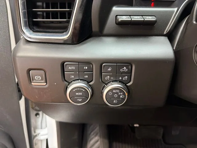 Used 2024 White Frost Tricoat GMC Denali Ultimate image 24