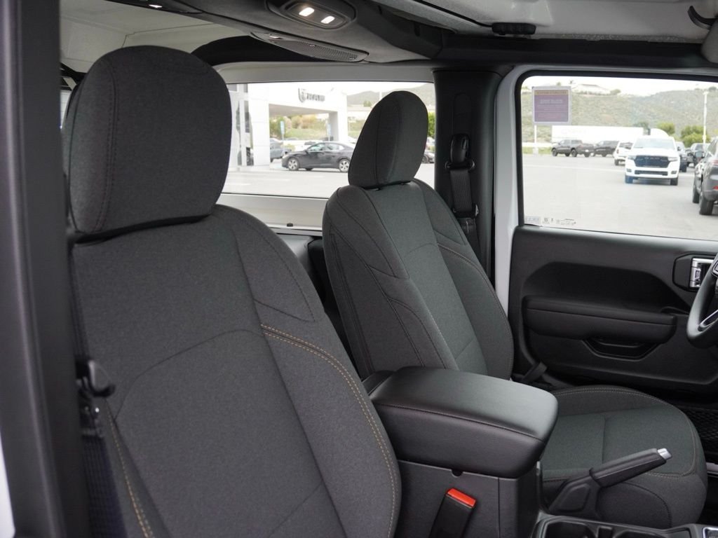 New 2026 Bright White Clear-Coat Exterior Paint Jeep Sport image 21