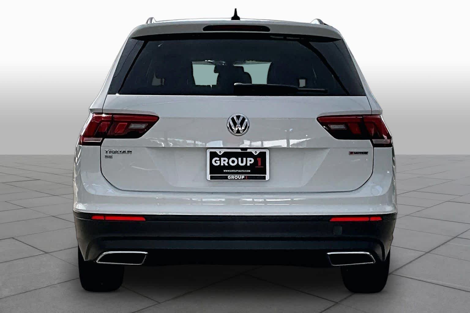 Used 2019 Pure White Volkswagen SE image 5
