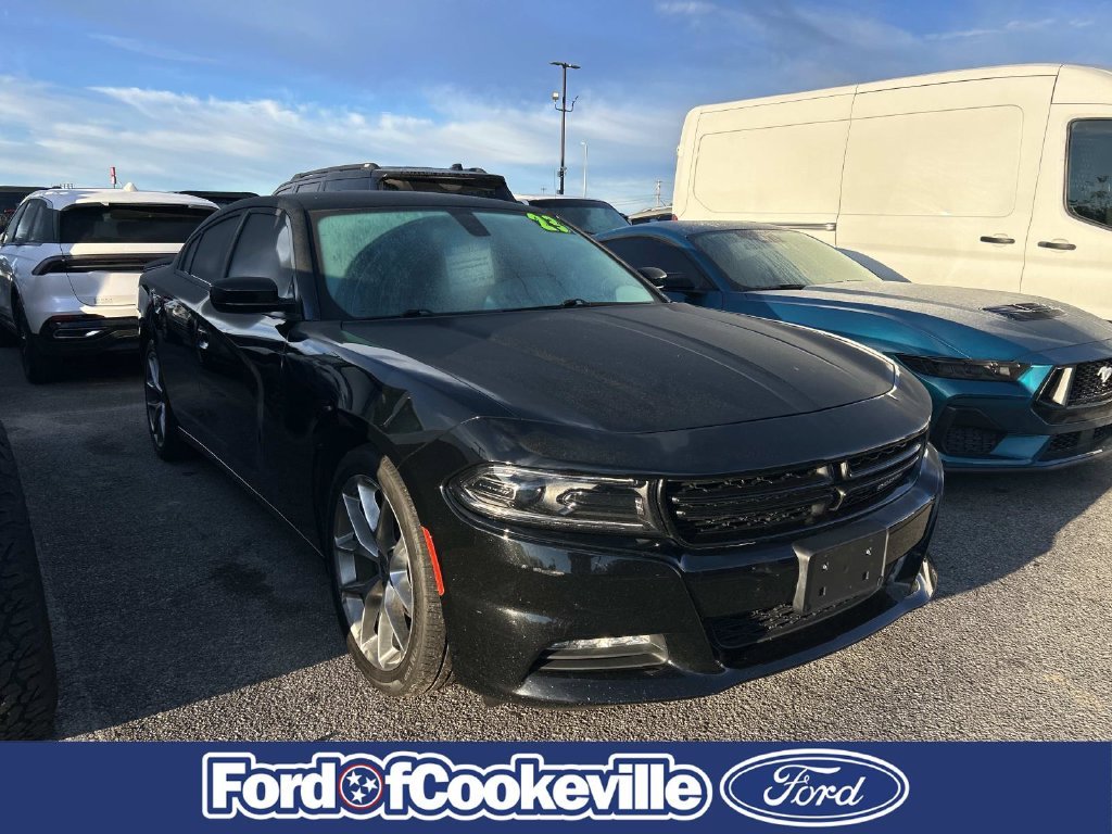 Used 2023 Pitch Black Clearcoat Dodge SXT image 1