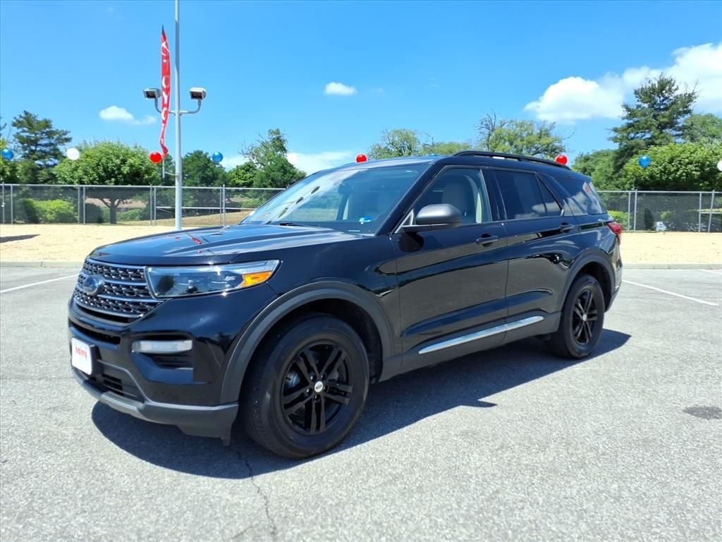 Used 2022 Black Ford XLT image 9