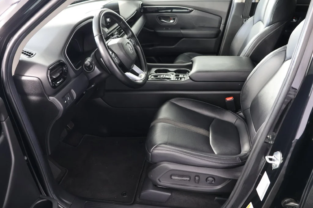 Used 2025 Black Honda EX-L image 19