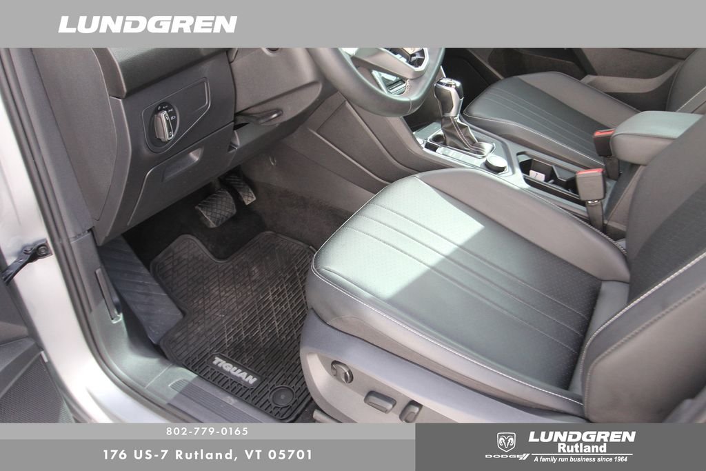 Used 2023 Gray Volkswagen 2.0T SE image 28