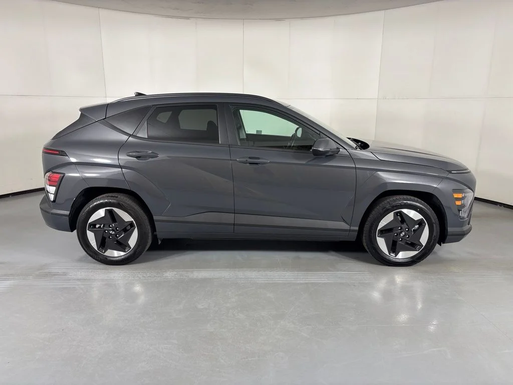 Used 2024 Gray Hyundai SEL image 9