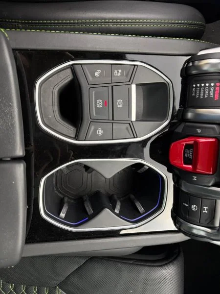 Used 2022  Lamborghini Sport Utility 4D image 51