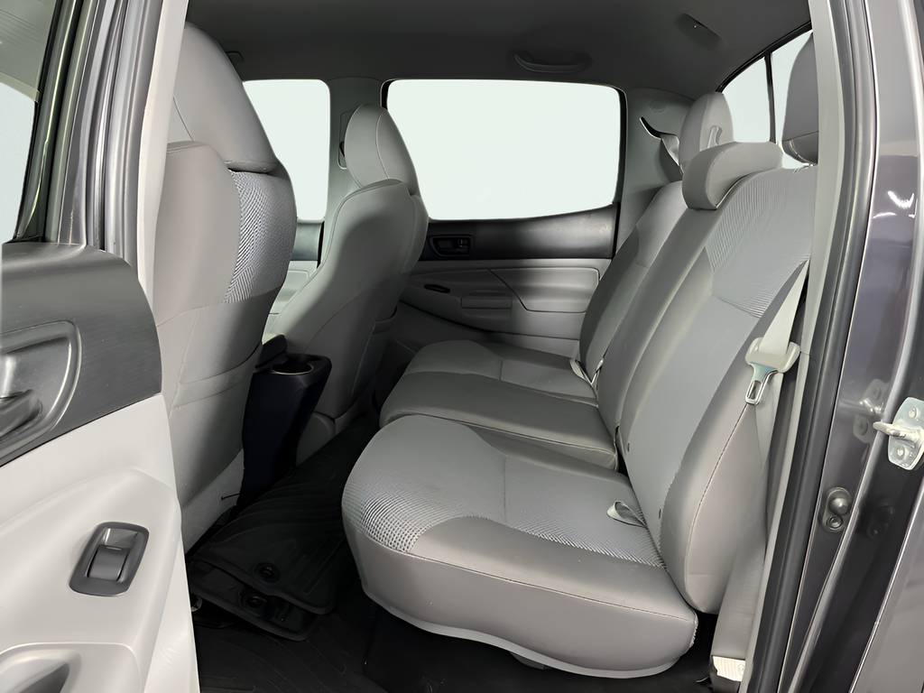 2013 Toyota Tacoma Base - Photo 17