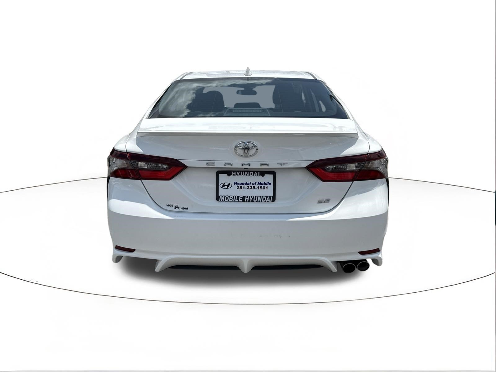 Used 2024 Ice Cap Toyota SE image 4