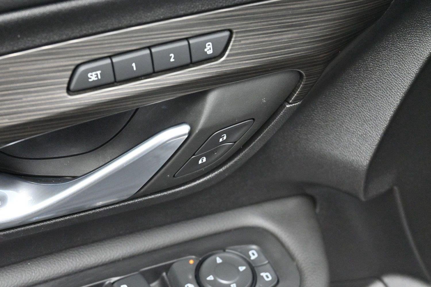 Used 2022 QUICKSILVER METALLIC GMC SLT image 11