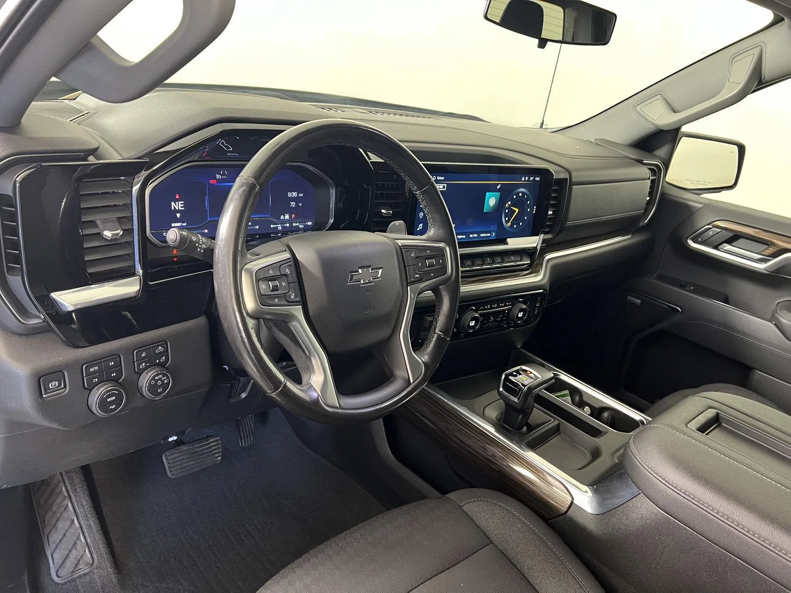 Used 2022 SILVER ICE METALLIC Chevrolet RST image 6