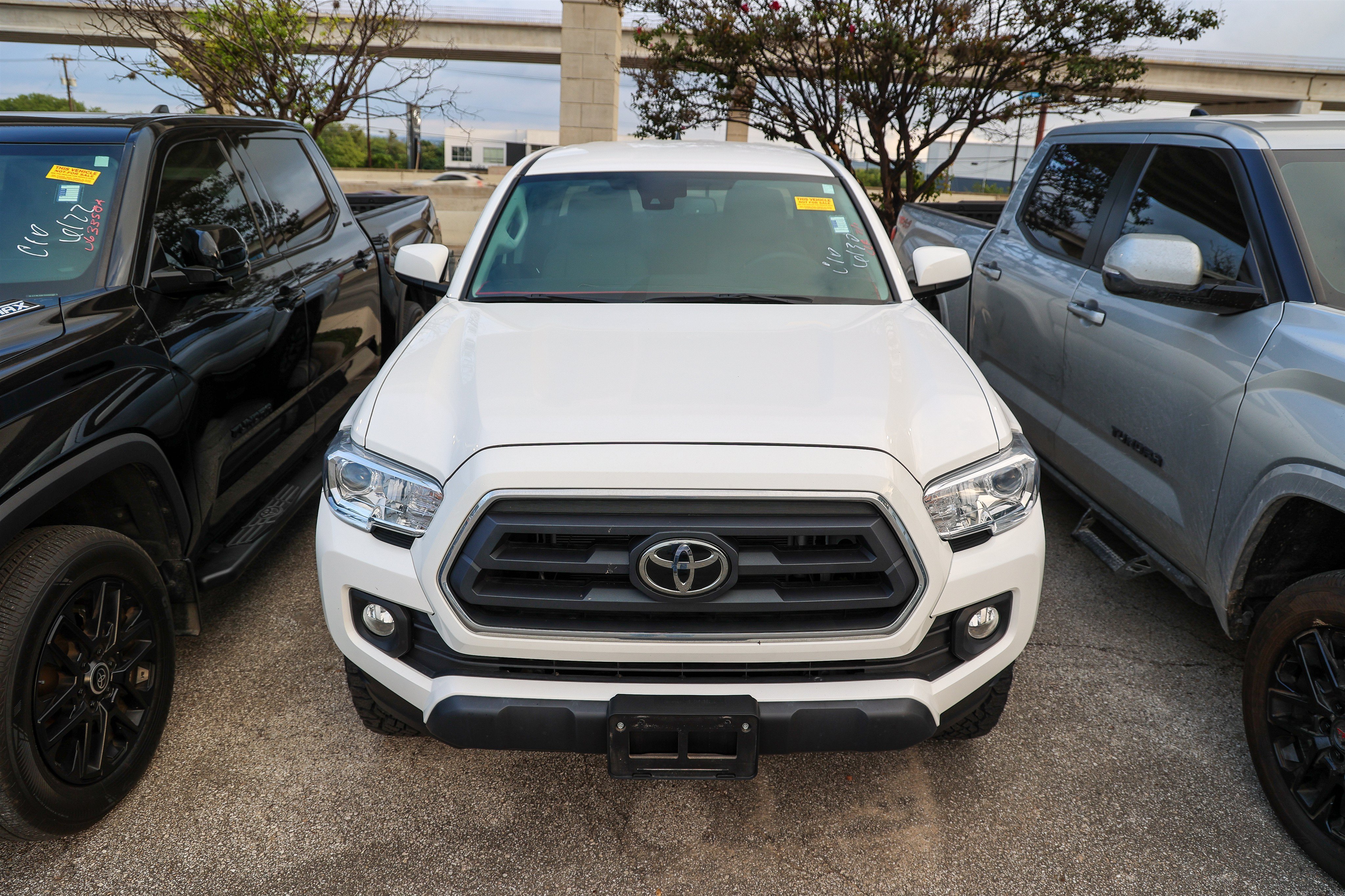 Used 2023 ICE CAP Toyota SR5 image 4