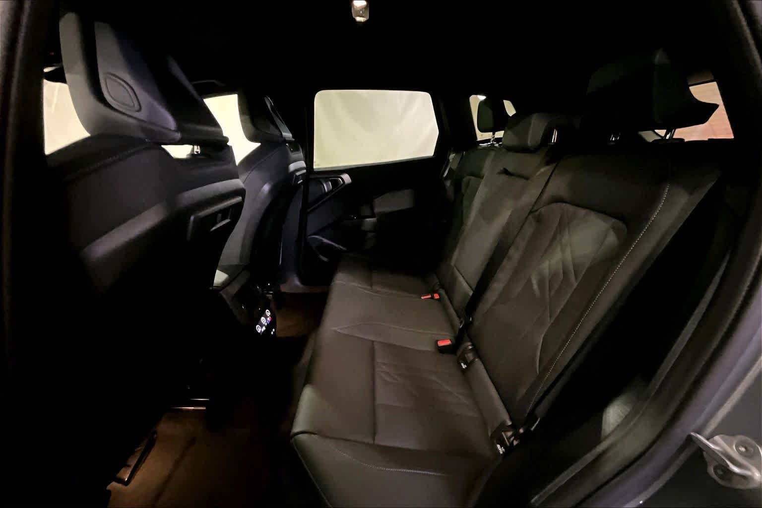 Used 2026 Skyscraper Grey Metallic BMW 30 xDrive image 19