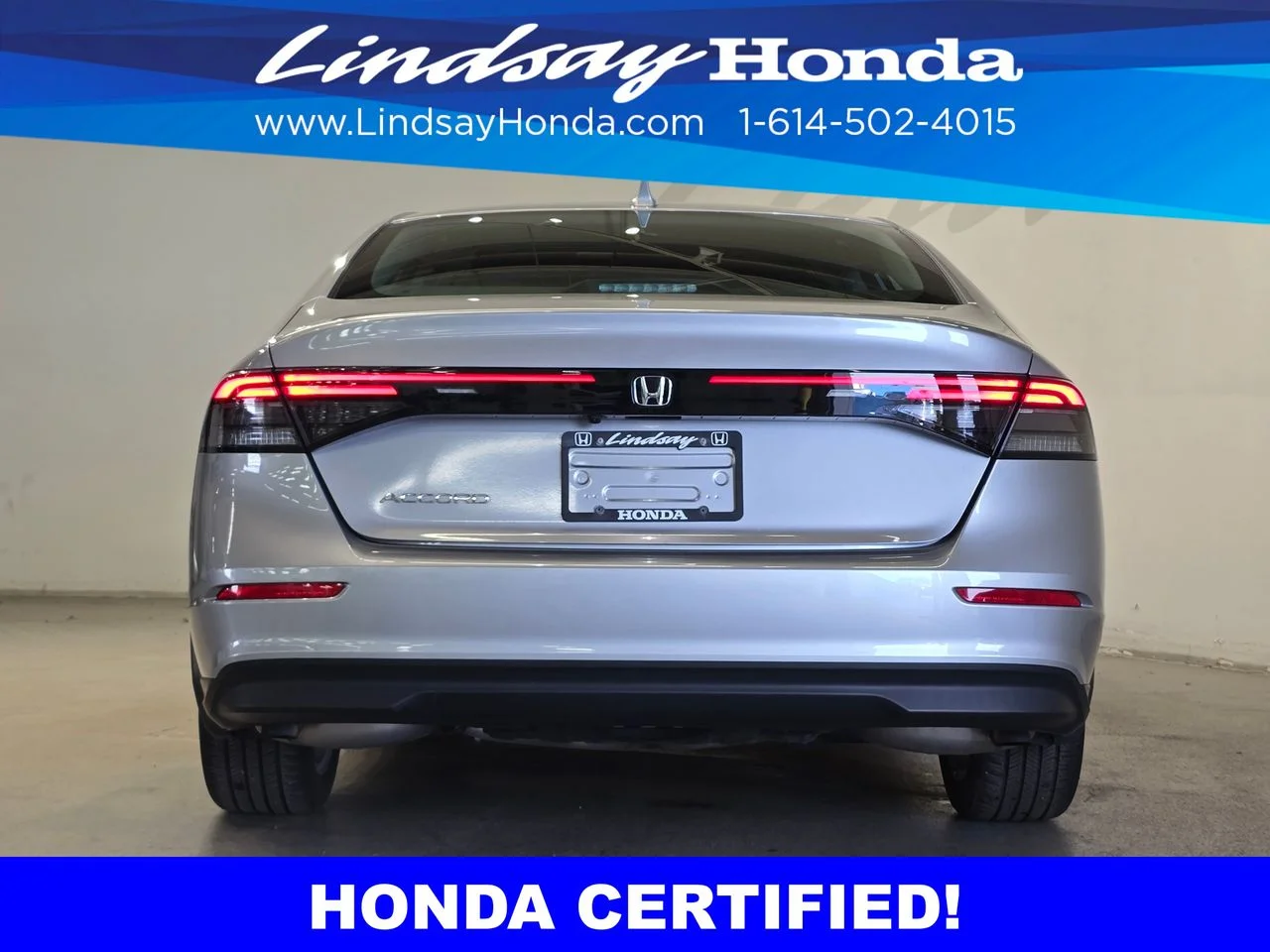 Certified Used 2023 Lunar Silver Metallic Honda LX image 5