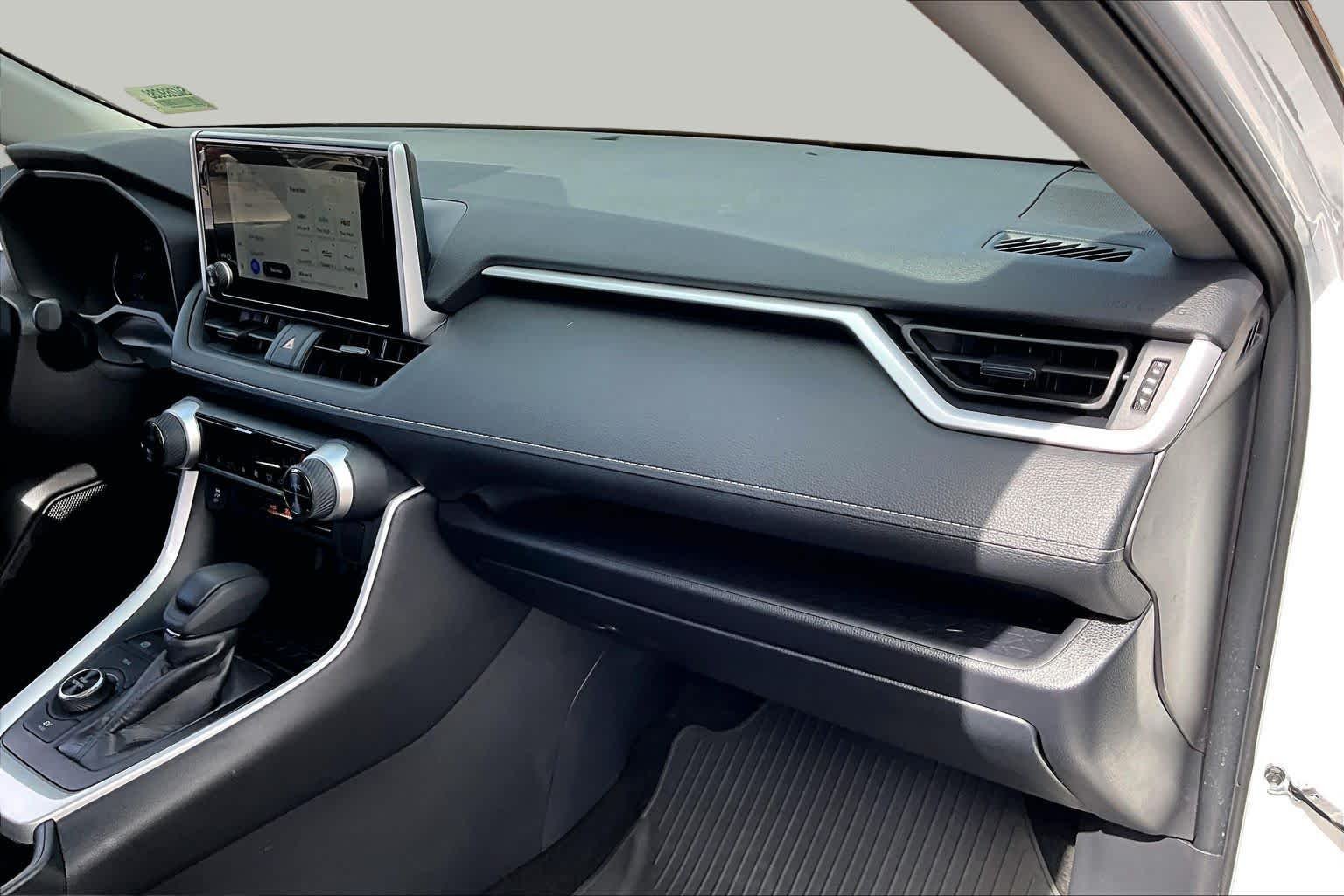 Used 2025 Ice Cap/Midnight Black Metallic Toyota Hybrid Woodland image 16