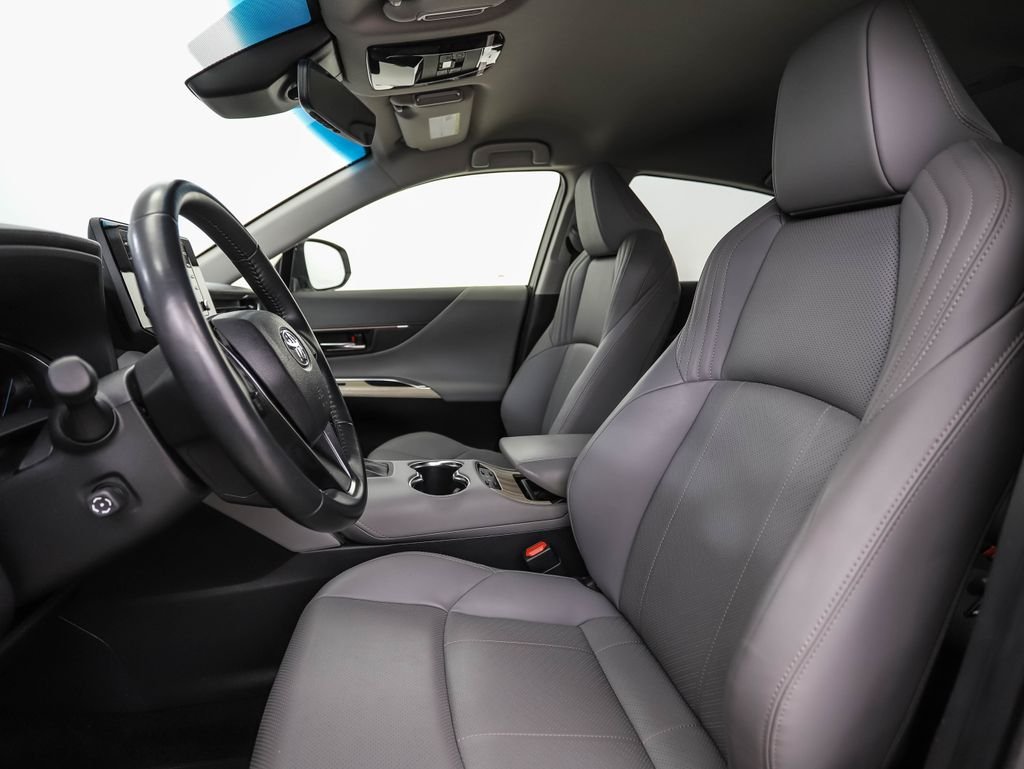Used 2021 Blizzard Pearl Toyota XLE image 11