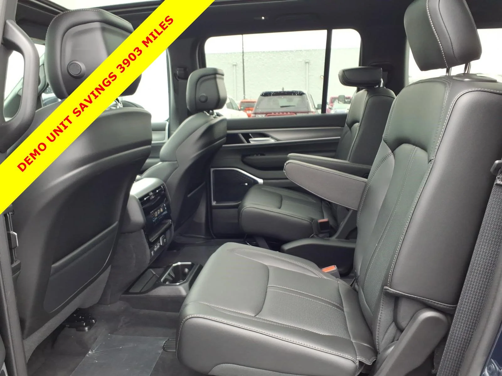 New 2026 Fathom Blue Pearlcoat Jeep  image 15