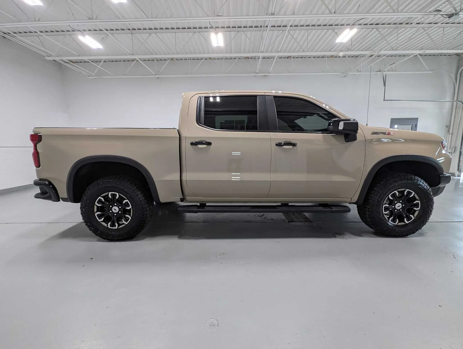 Used 2023 Sand Dune Metallic Chevrolet ZR2 image 6