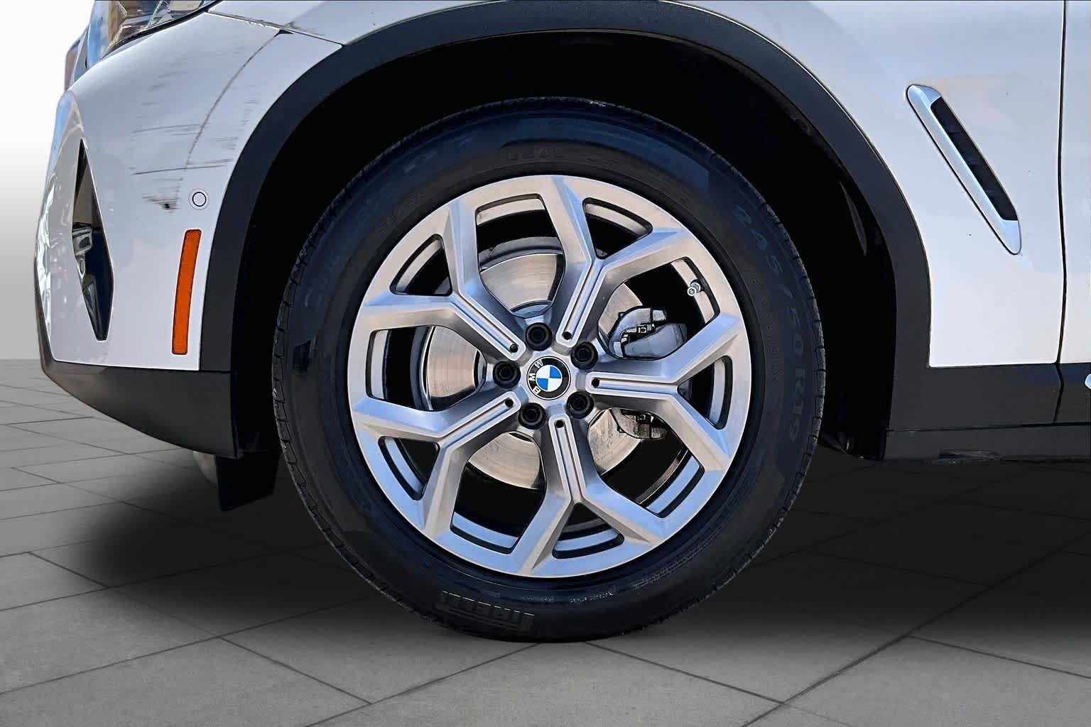 Used 2023 Alpine White BMW sDrive30i image 10