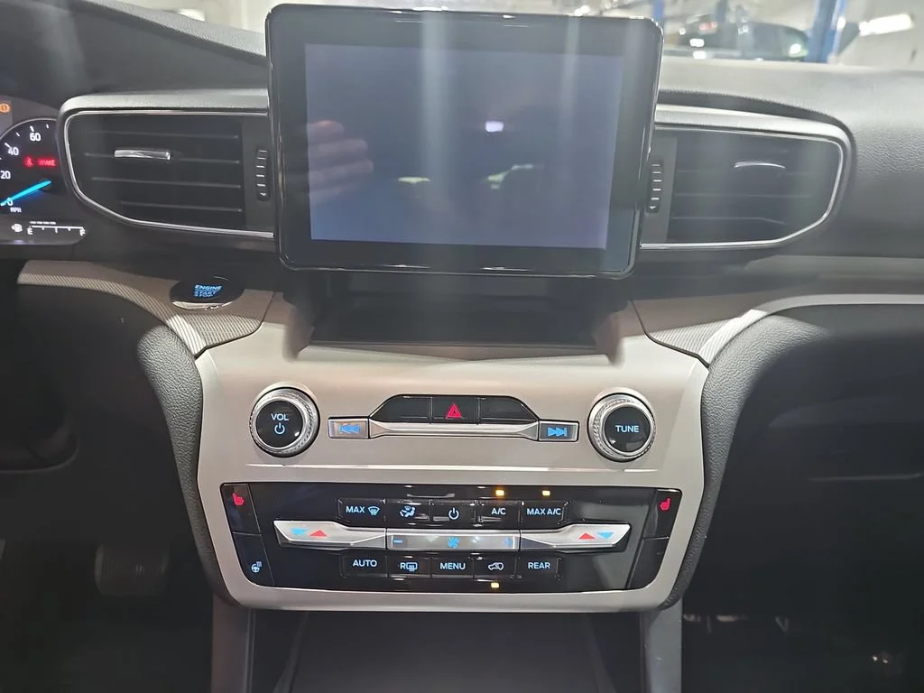 Used 2022 Red Ford XLT image 26