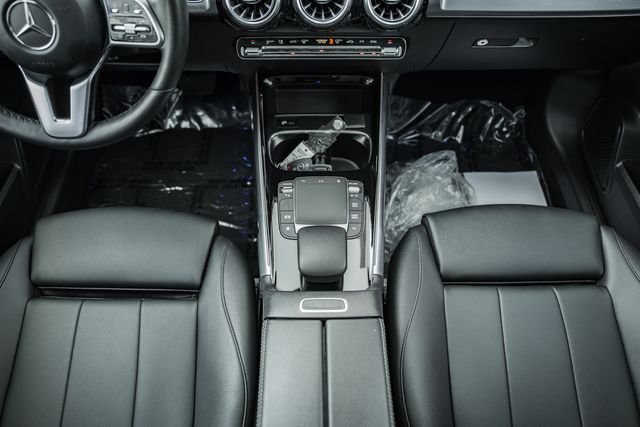 Used 2023 Night Black Mercedes-Benz GLB 250 image 25