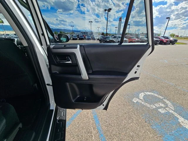Used 2018 Super White Toyota SR5 image 24