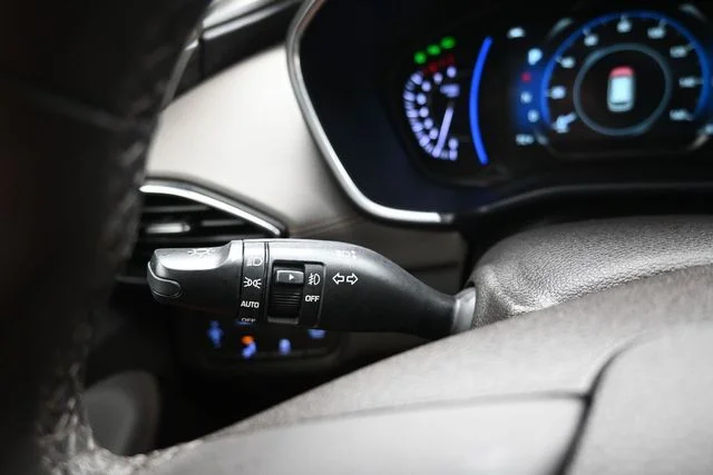 Used 2020 Gray Hyundai Limited image 33