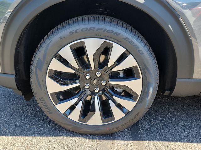 New 2026 Carbonized Gray Metallic Ford Platinum™ image 12