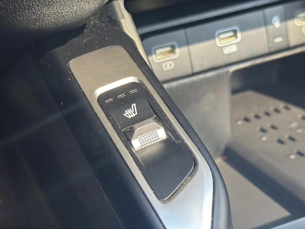 Used 2023 Green Kia X-Line S image 23