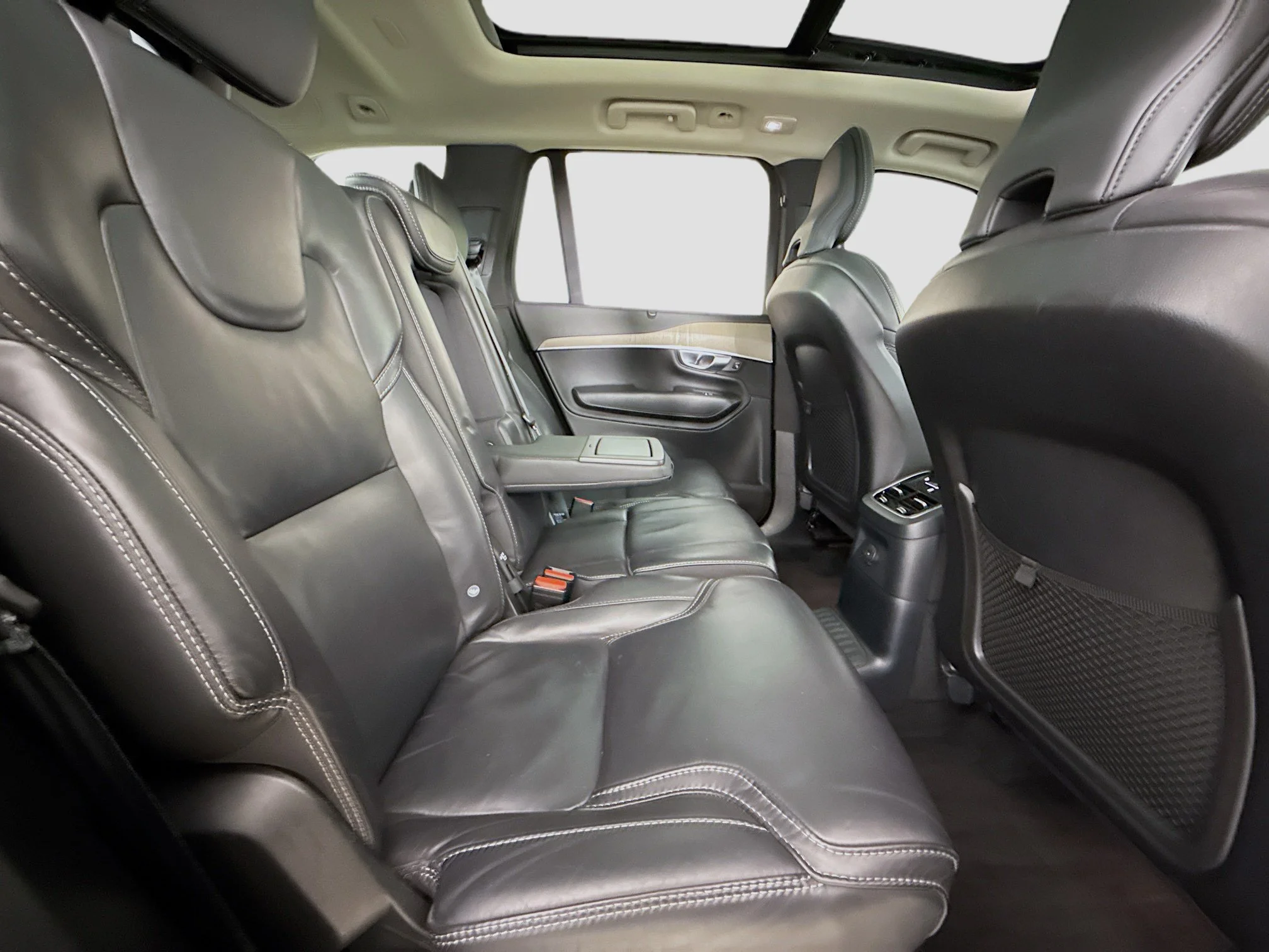 Used 2024 Black Raven Volvo Ultimate Bright Theme image 30