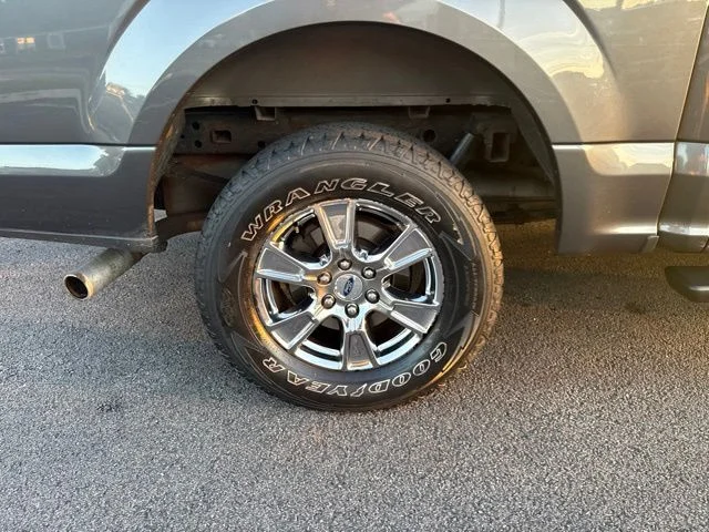 Used 2015 Silver Ford XLT image 10