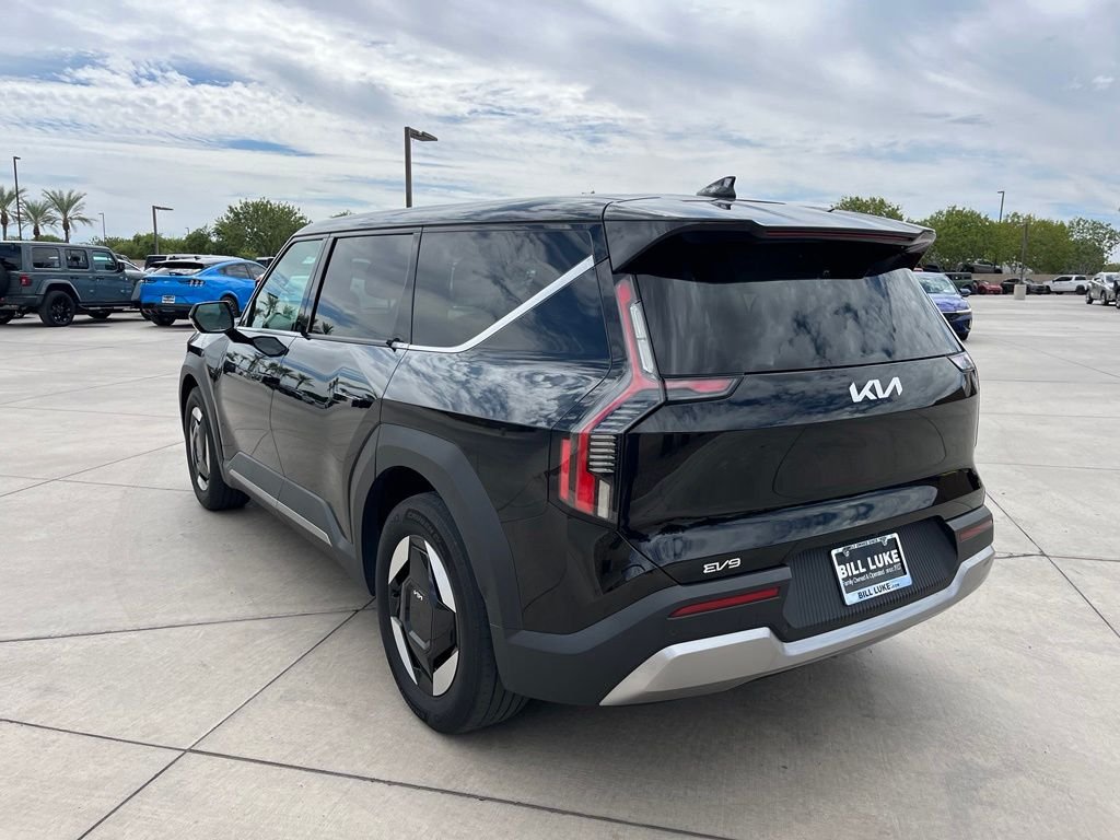 Used 2024 Black Kia Light Long Range image 9