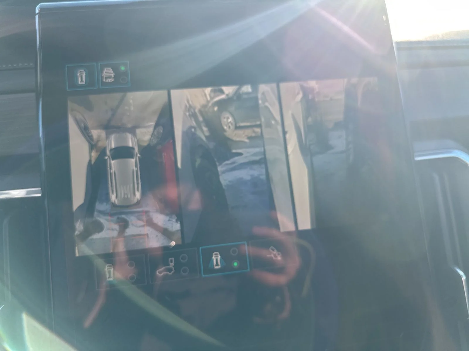 Used 2025 White GMC Elevation image 46