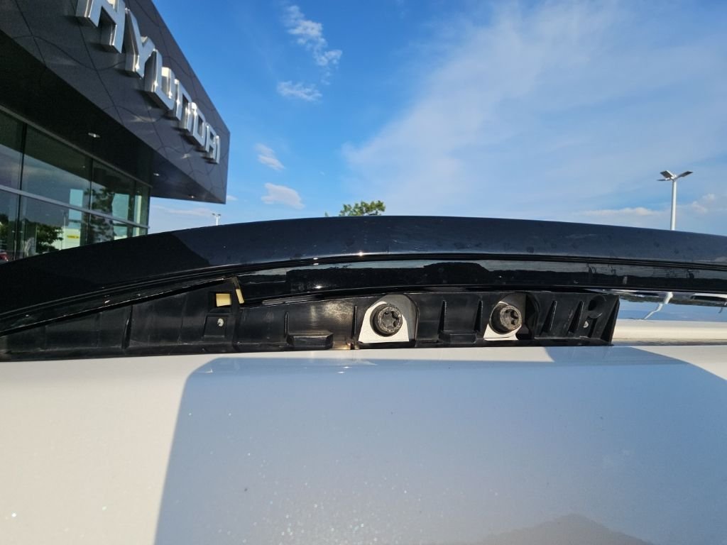 Used 2023 White Honda Touring image 12