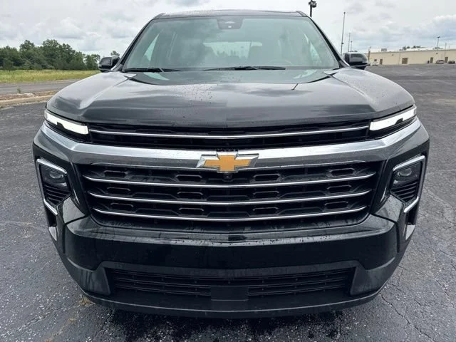 New 2026 Mosaic Black Metallic Chevrolet LT image 2