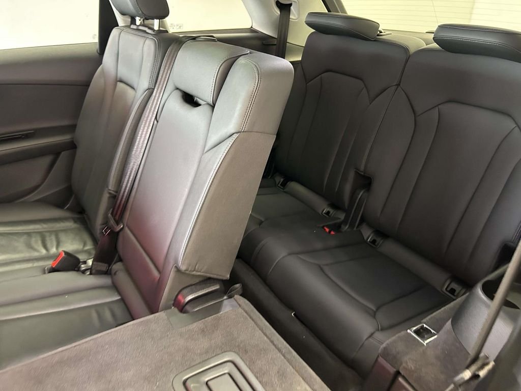 Used 2024  Audi 55 Premium Plus image 15