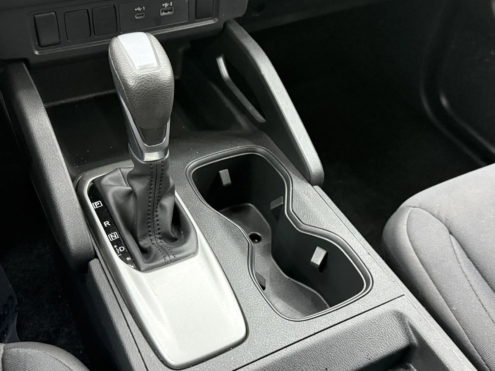 Used 2024 Glacier White Nissan S king cab 4x2 image 20