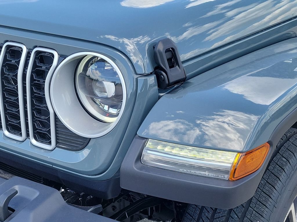 New 2026 Anvil Clear-Coat Exterior Paint Jeep Sahara image 9