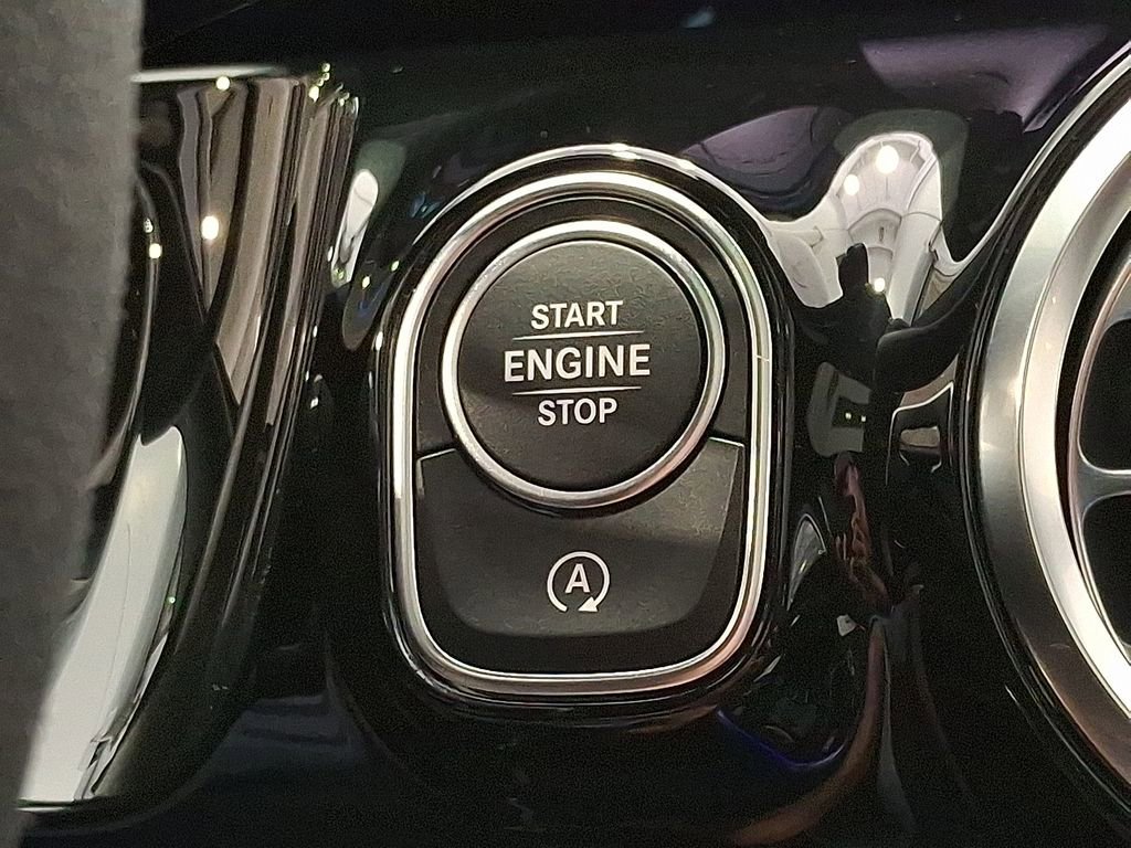 New 2026 Polar White Mercedes-Benz GLA 35 AMG® image 55