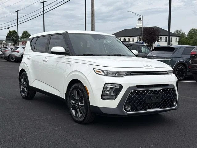 Used 2022 White Kia EX image 10