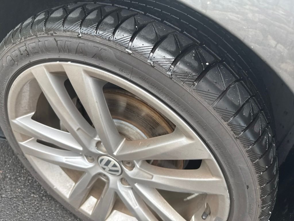 Used 2016 Gray Volkswagen 1.8T R-Line image 10