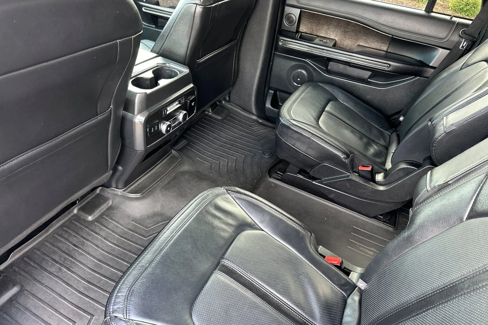 Used 2020 White Ford Limited image 12