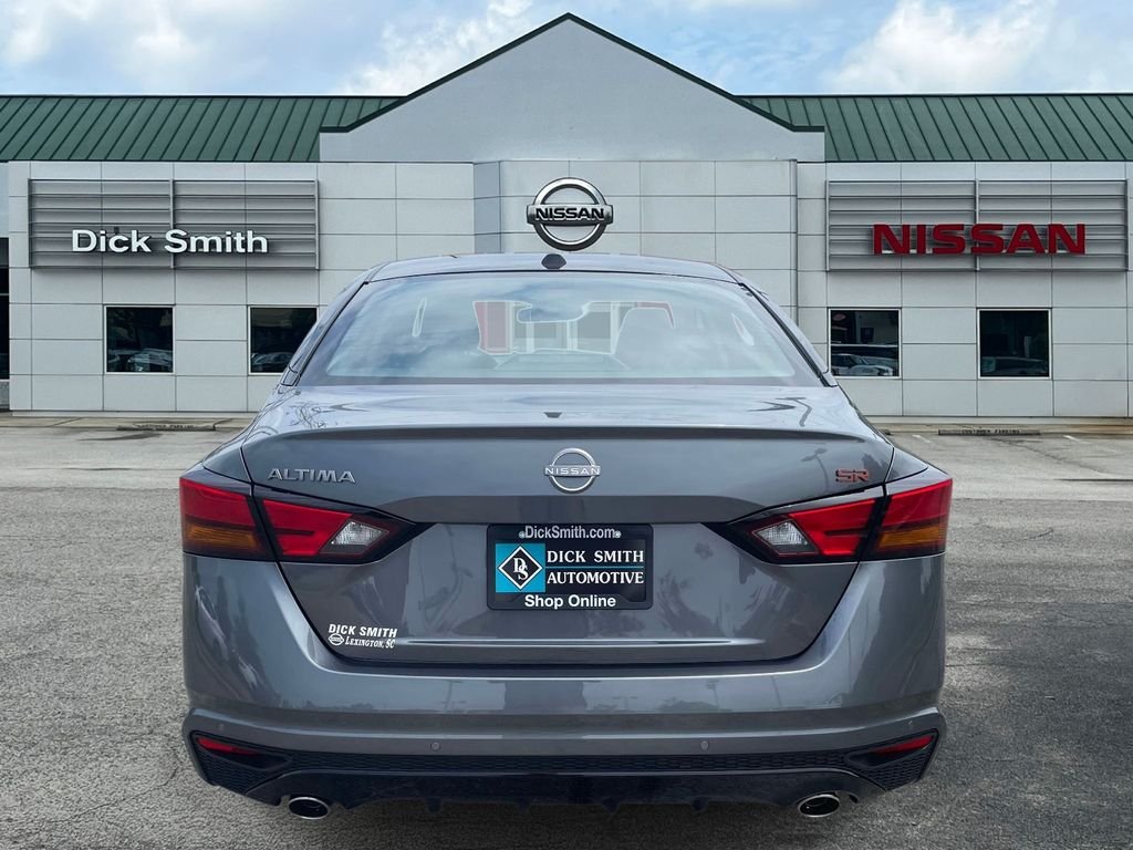 New 2026 Gun Metallic / Super Black Two-tone Nissan SR image 5
