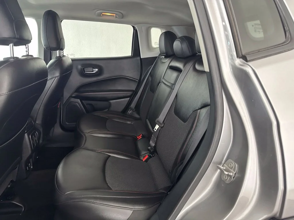 Used 2019 Silver Jeep Trailhawk image 27