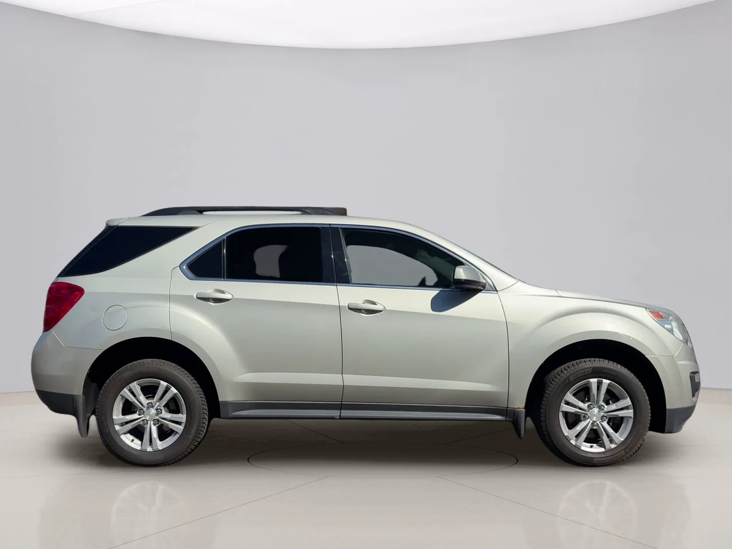 Used 2014 Gold Chevrolet 1LT AWD image 4