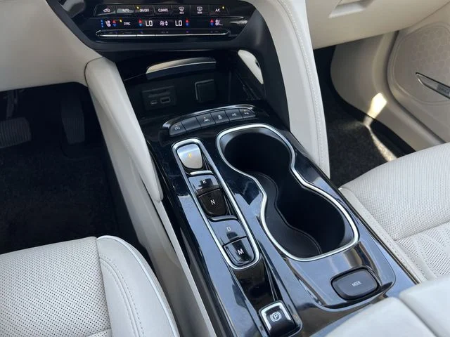 Used 2023 Red Buick Avenir image 27