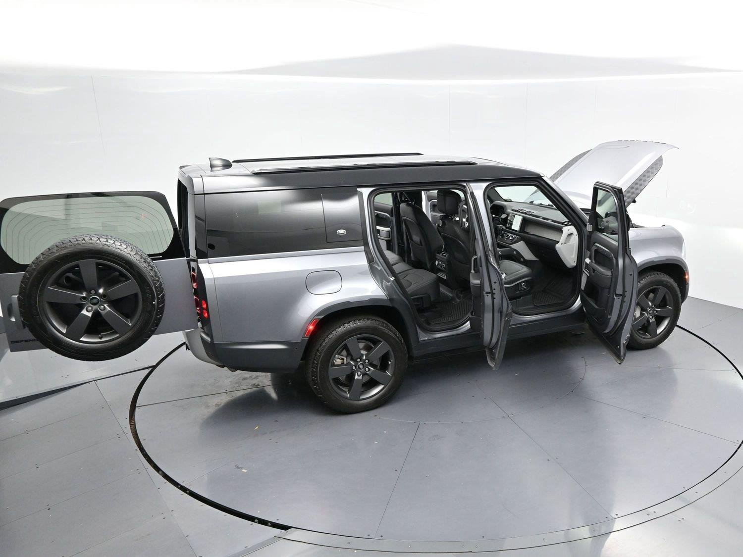 Used 2024 Eiger Grey Metallic Land Rover S image 49