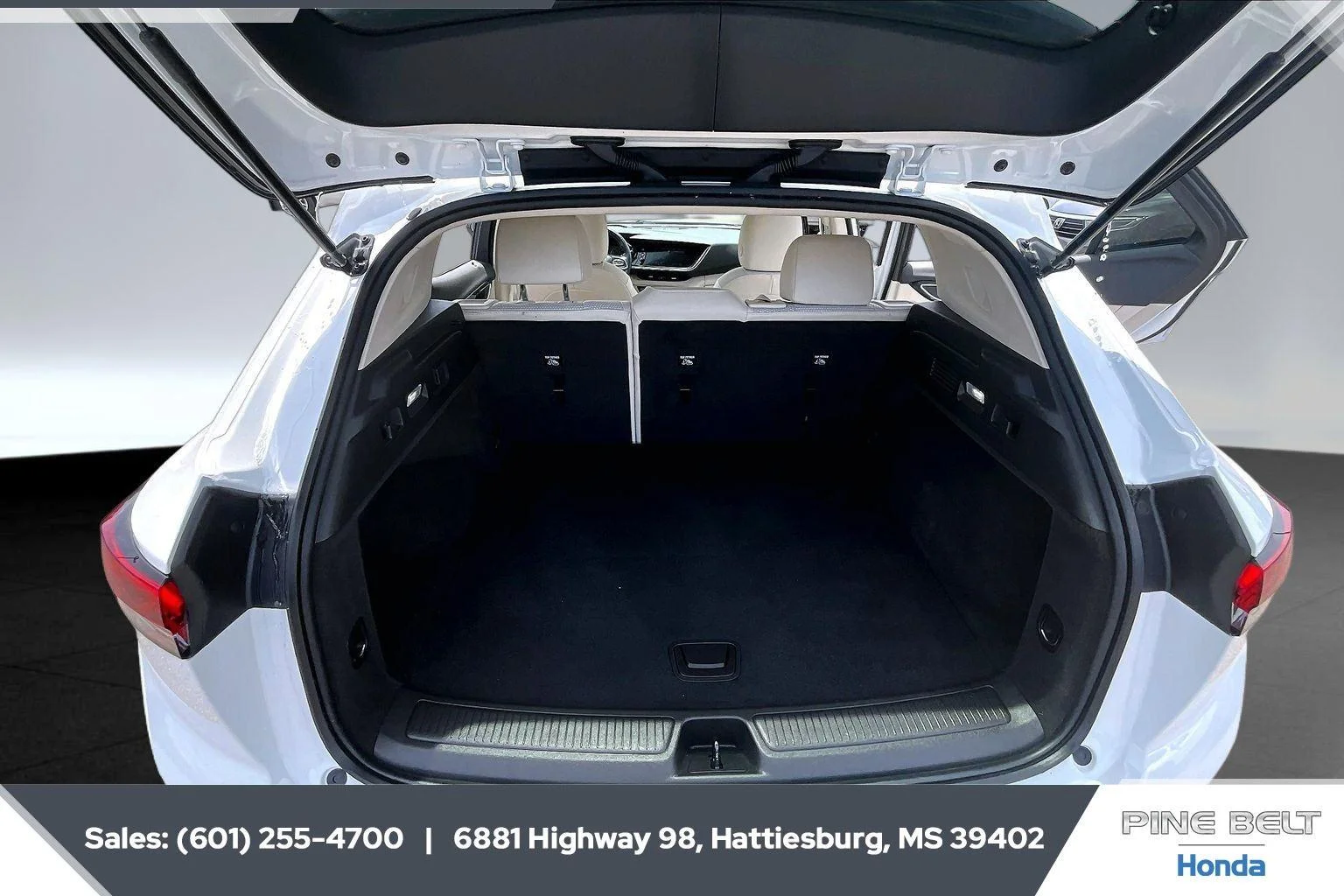 Used 2023 Summit White Buick Preferred image 21