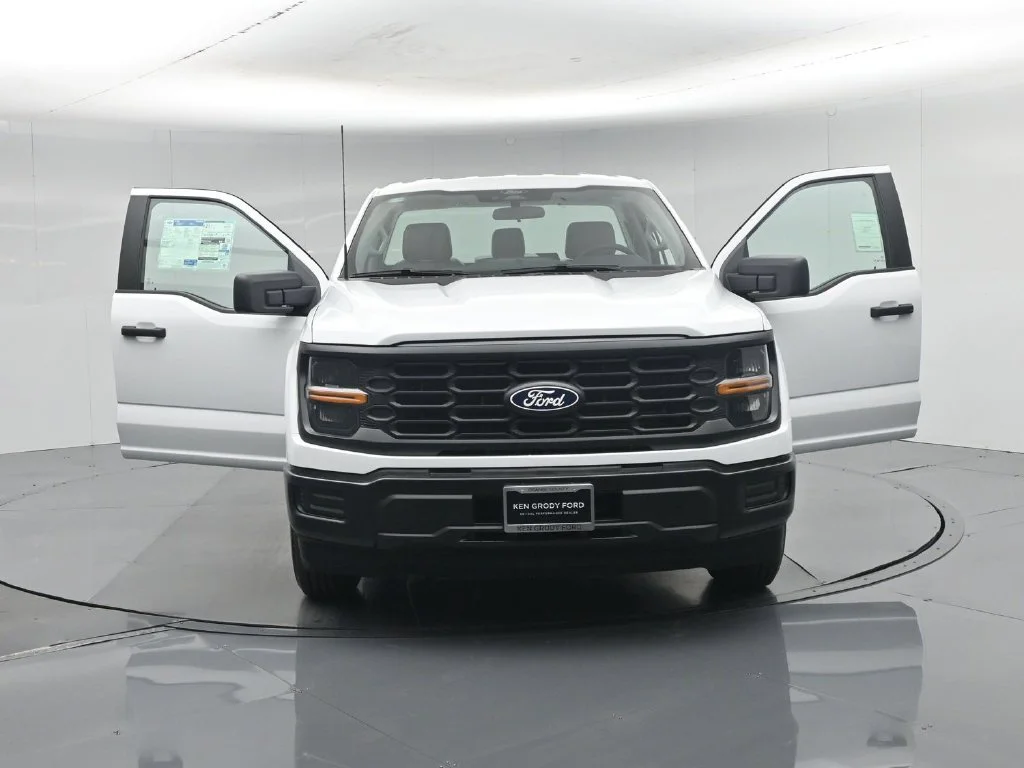 New 2026 Oxford White Ford XL image 27