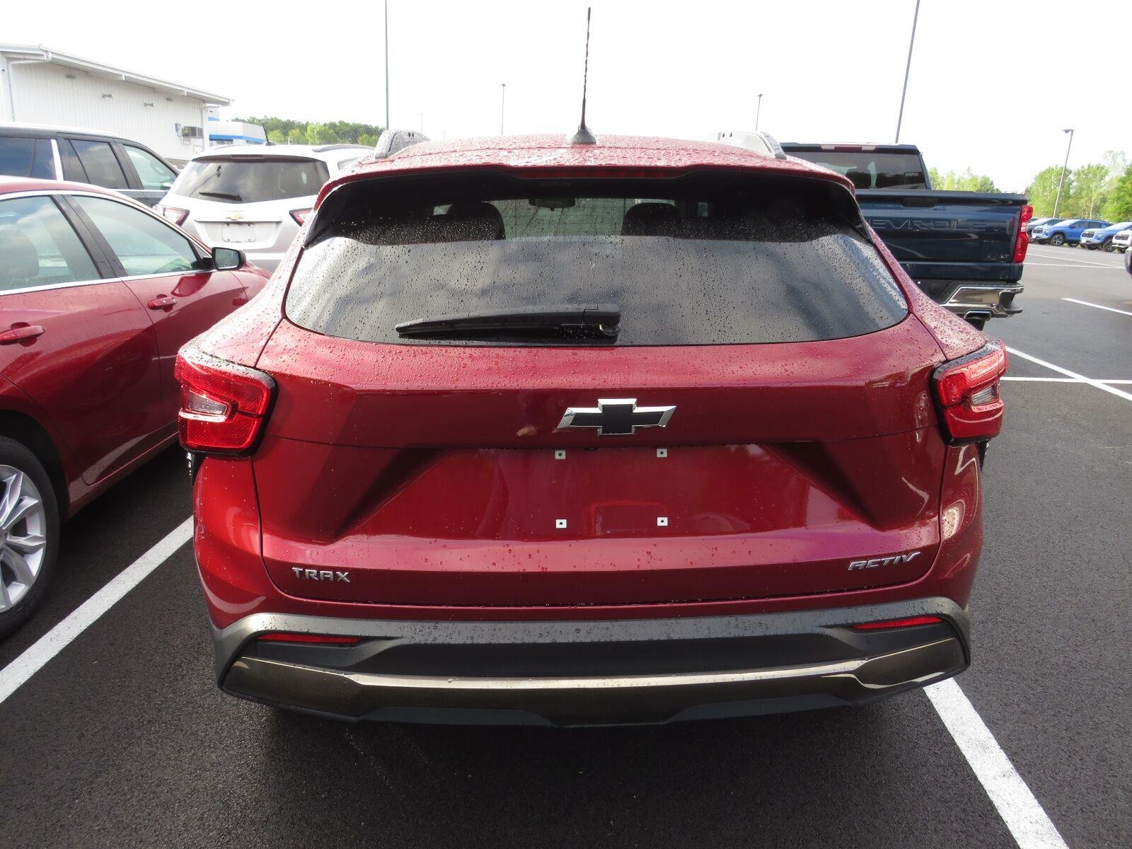 Used 2024 Crimson Metallic Chevrolet ACTIV image 11